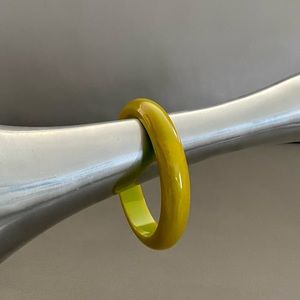 Vintage Bakelite? Bangle